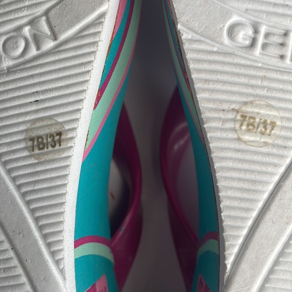 BCBGeneration wedge sandals flip-flops pink turquoise flowers women’s size 7 - Picture 10 of 10